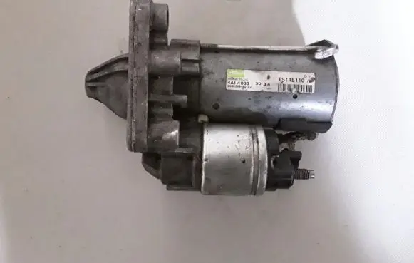 Peugeot 208 Starter motor 9688268480