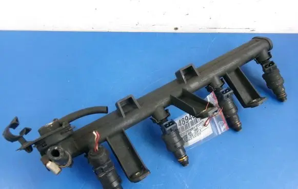 Peugeot 406 Fuel main line pipe 9621783580