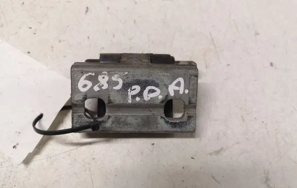 Volvo S60 Front door lower hinge
