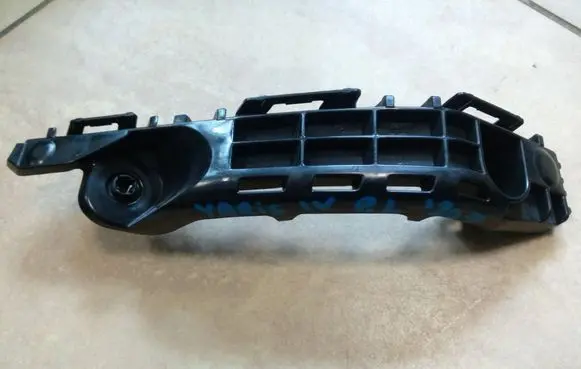Toyota Yaris XP210 Front bumper mounting bracket 52536K0010 NE68475