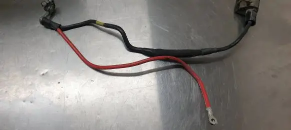 Volkswagen Touran II Positive cable (battery) 1K0971228AA