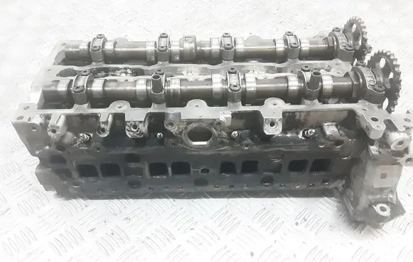 Mercedes-Benz C W205 Engine head R651016