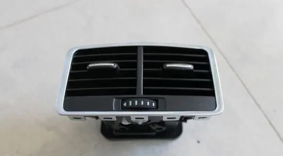 Rear air vent grill