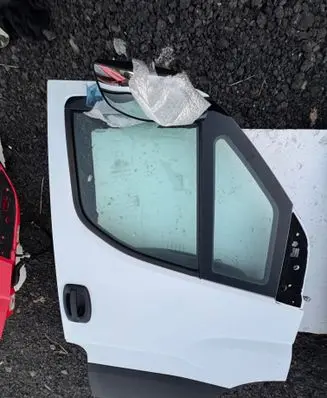Iveco Daily 6th gen Front door