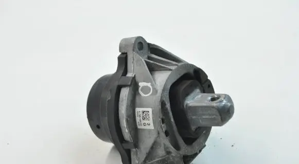 BMW 4 F32 F33 Engine mount bracket 6785713