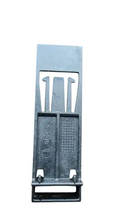 BMW 7 E65 E66 Radiator mount bracket 7788324