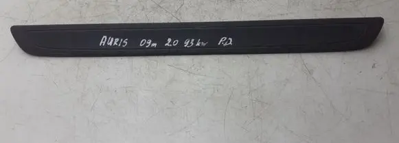 Toyota Auris 150 Front sill trim cover 6791102070