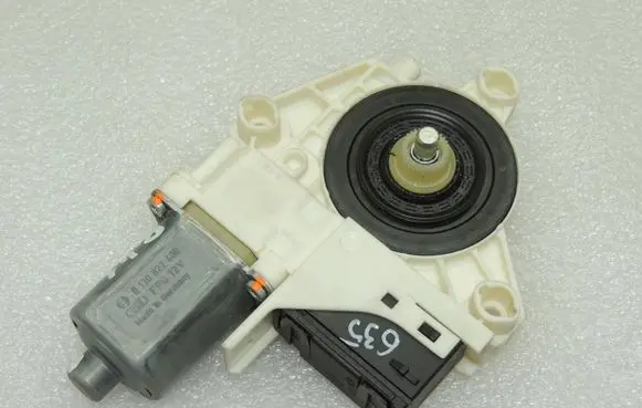 Renault Laguna III Rear door window regulator motor 827300001R