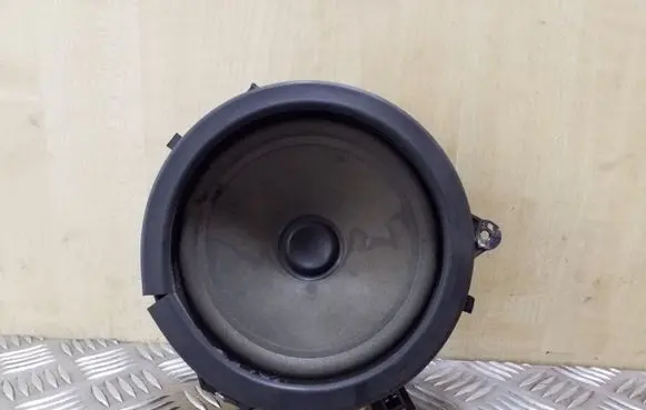 Volvo V70 Front door speaker