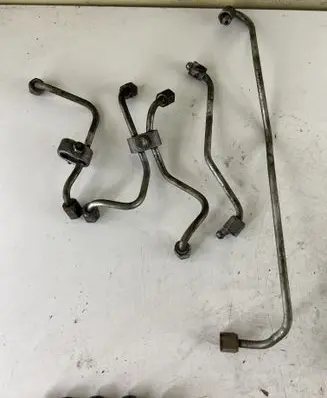 Toyota Corolla Verso AR10 Fuel injector supply line/pipe 
