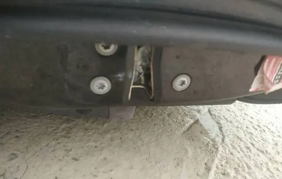 Toyota Prius (XW20) Front door lock