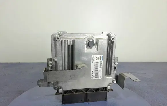 Isuzu D-Max Engine control unit/module ECU 8983283963