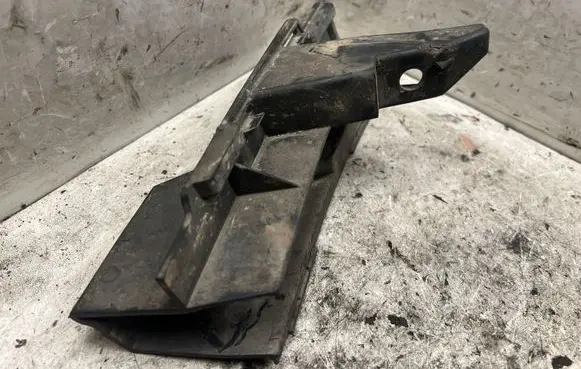 Mercedes-Benz E W212 Front bumper mounting bracket A2128852465