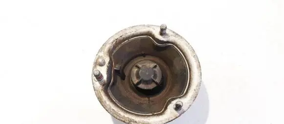 BMW 6 E63 E64 Coil spring mount 10637110 106371-10