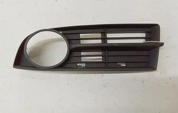 Volkswagen Touran I Front bumper lower grill 1T0853665