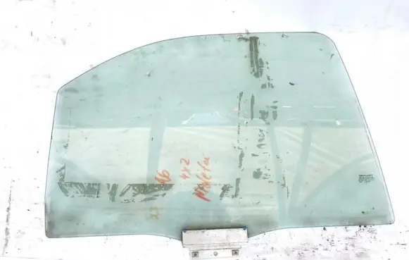 Ford Mondeo MK II Rear door window glass