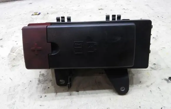 Jaguar XF X260 Fuse box cover GMAUTO4574097