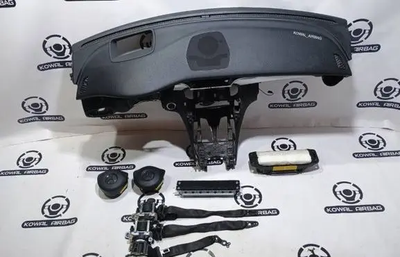Mercedes-Benz C W205 Dashboard A2056801704 A0008608300 A2058600002