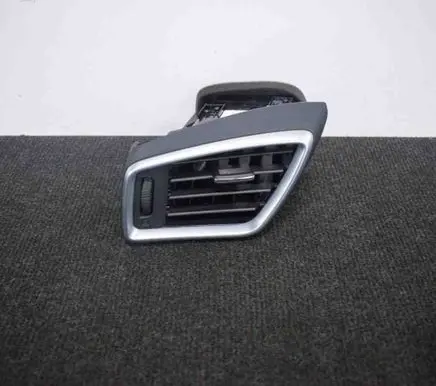 Nissan Qashqai Dashboard air vent grill cover trim 30490001 687614EH0A