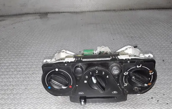 Subaru Impreza II Climate control unit