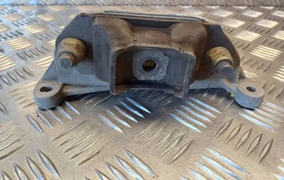 Renault Scenic II - Grand scenic II Gearbox mount 8200209324 8200014932H
