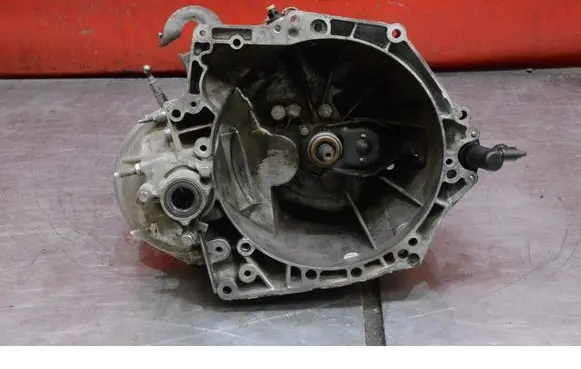 Peugeot Partner Manual 6 speed gearbox 20DP47
