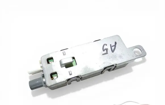 Audi A5 Sportback 8TA Aerial antenna amplifier 8T8035225C