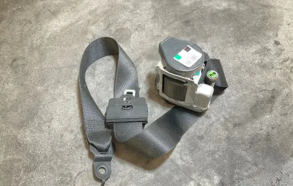 Mercedes-Benz Sprinter W906 Front seatbelt 601384300 000000