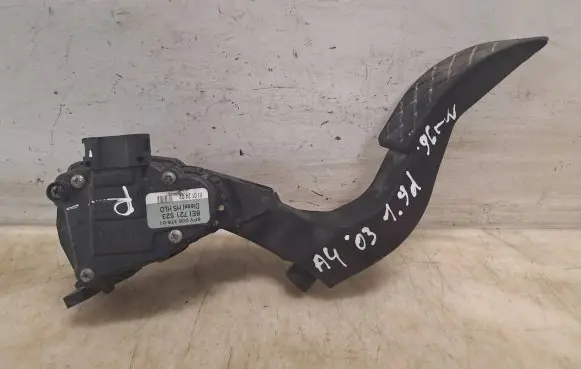 Audi A4 S4 B5 8D Accelerator throttle pedal 8EI721523