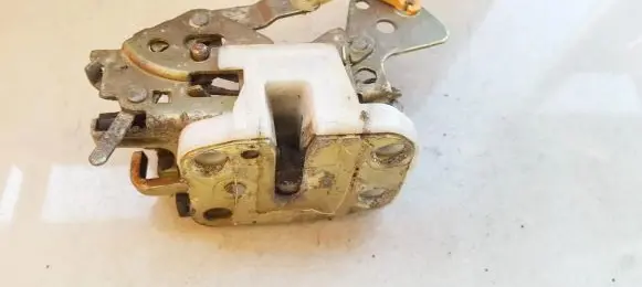 Mazda 121 Rear door lock