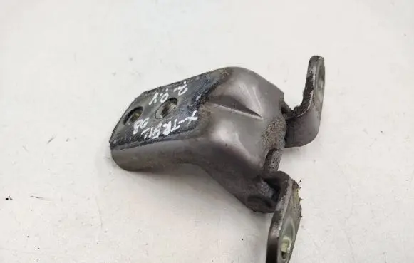 Nissan X-Trail T31 Front door upper hinge