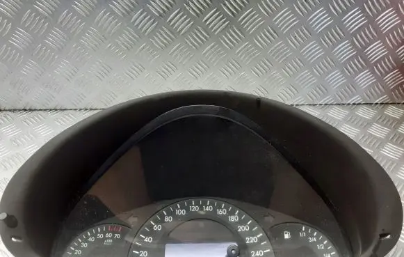 Mercedes-Benz C W203 Speedometer (instrument cluster) A2035406111