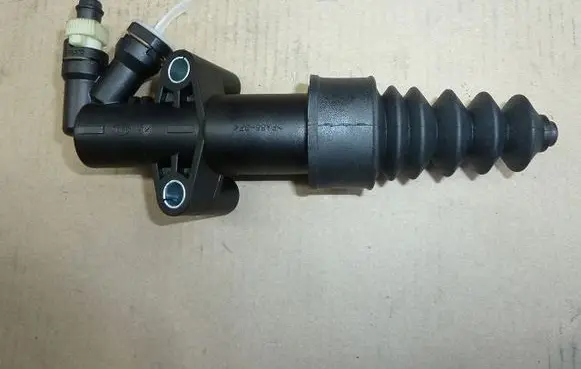 Peugeot 207 CC Clutch slave cylinder 6283600540