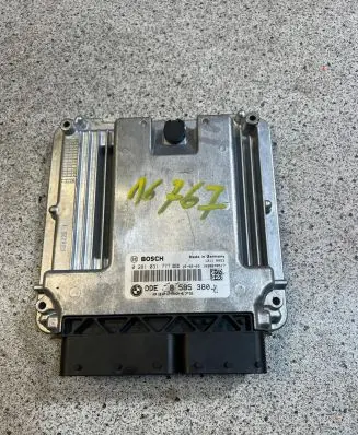 BMW 5 F10 F11 Engine control unit/module ECU DDE8585380
