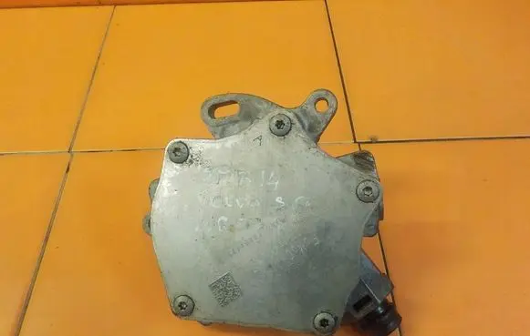 Volvo S60 Vacuum pump BM5G2A451FA