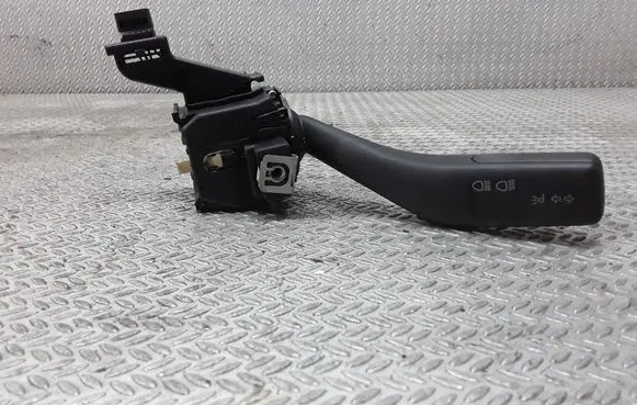 Volkswagen Golf V Indicator stalk 01103500 1K0953513
