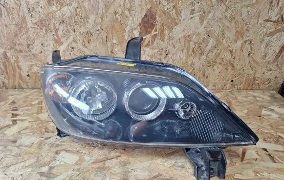 Mazda 2 Headlight/headlamp