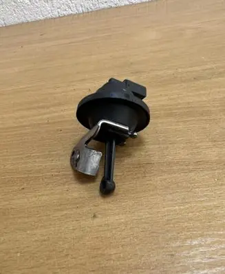 Audi A6 S6 C5 4B Engine mount vacuum valve 532289 D5907
