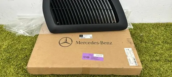 Mercedes-Benz 250 280 W108 Engine bonnet/hood a9605280601 9605280601