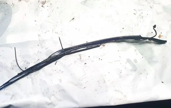 Peugeot 807 Front wiper blade arm