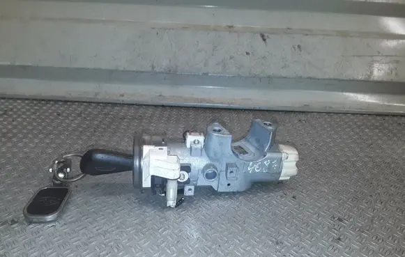 Subaru Impreza III Ignition lock 88215AG000 8625 X1T25971