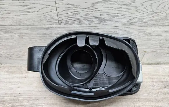 BMW 5 G30 G31 G38 Fuel tank cap 11884410
