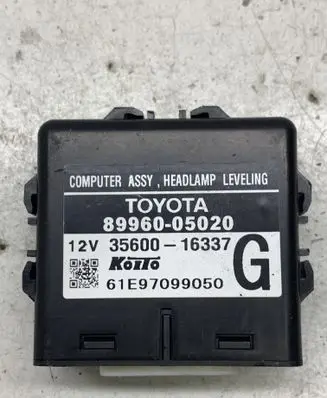 Toyota Avensis T250 Light module LCM 8996005020 3560016337