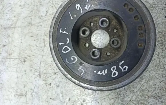Volkswagen Golf IV Crankshaft pulley
