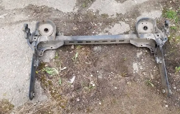 Renault Trafic III (X82) Rear beam 
