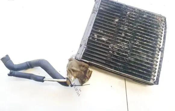 Toyota Avensis Verso A/C cooling radiator (condenser) 12010a8934