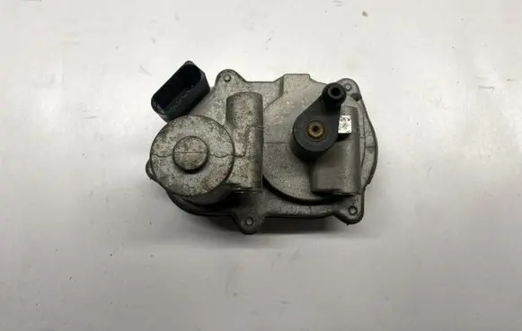 Volkswagen Golf V Intake manifold valve actuator/motor 06F133482B