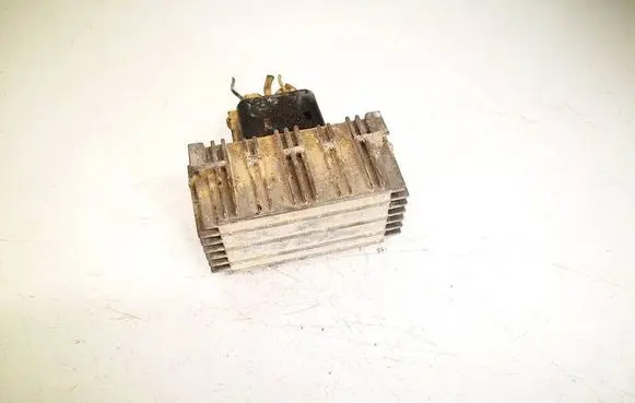 Glow plug pre-heat relay