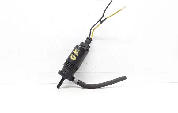 Volvo XC90 Headlight washer pump 1012458 100111A 283691