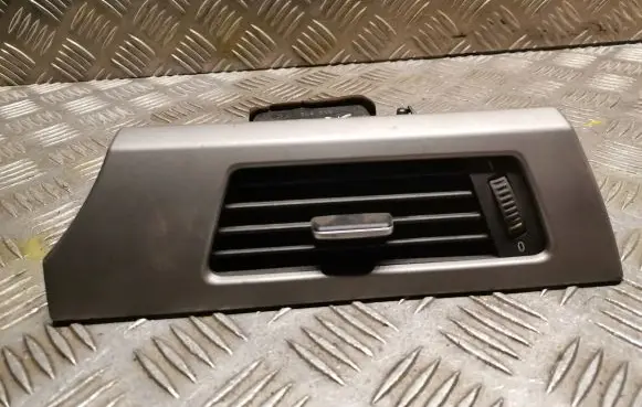 BMW 3 E90 E91 Dashboard air vent grill cover trim 9130466
